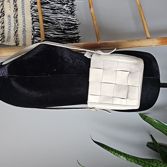 margot New York Leather Bucket Crossbody with Basket Weave - Picture 2 of 7